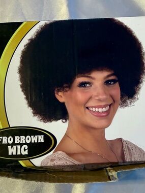kangaROOS Afro Wig in Brown